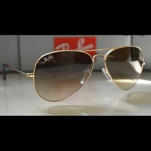 Ray Ban aviator sunglasses gold/ brown! 🤍✨